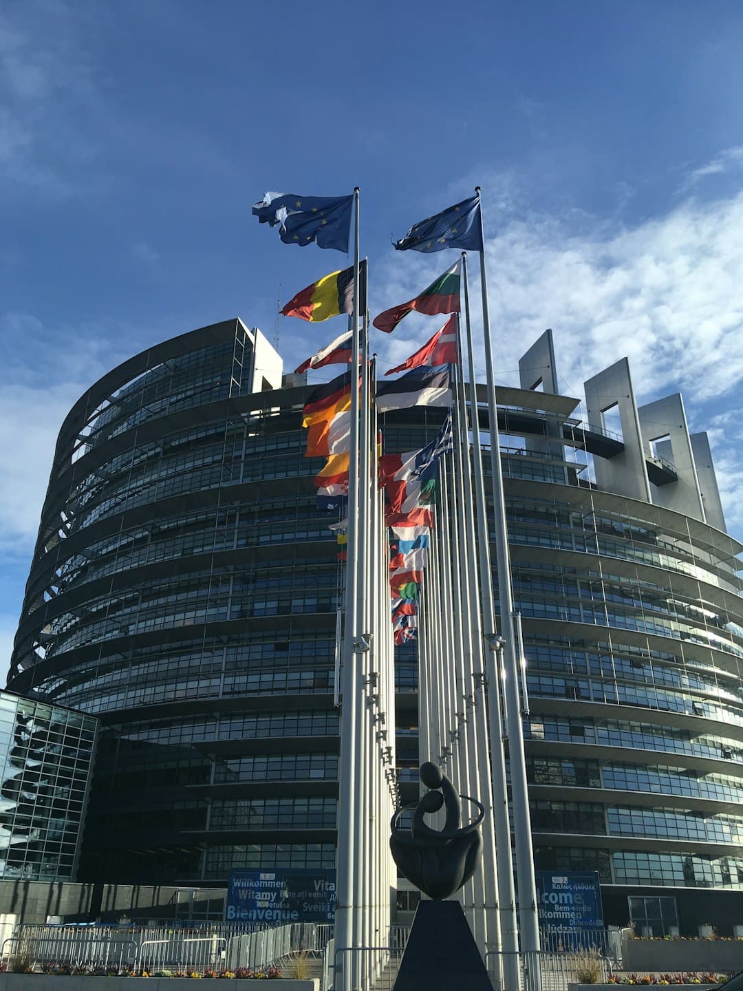 Odwiedzający uczą się o Parlament Europejski w Brukseli