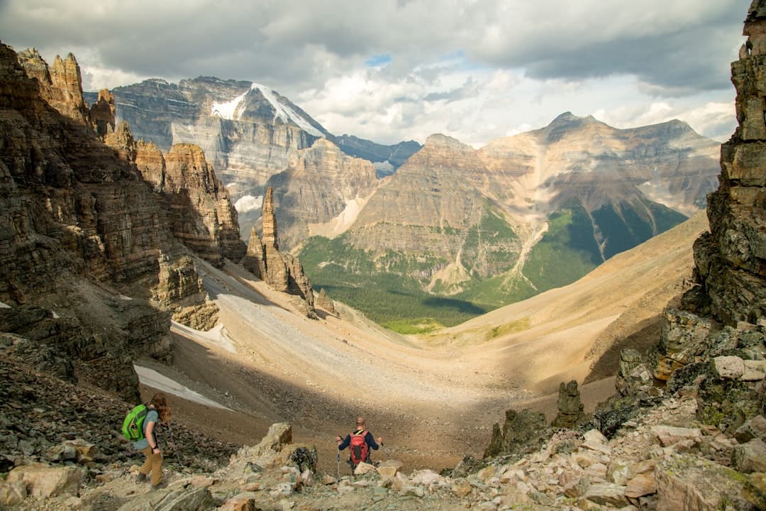 Rodzina na wędrówce w Parku Narodowym Banff