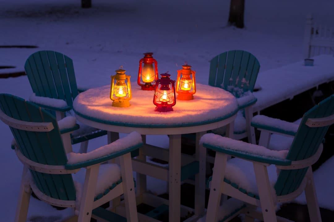 Romantyczna kolacja przy świecach w kurorcie nadmorskim