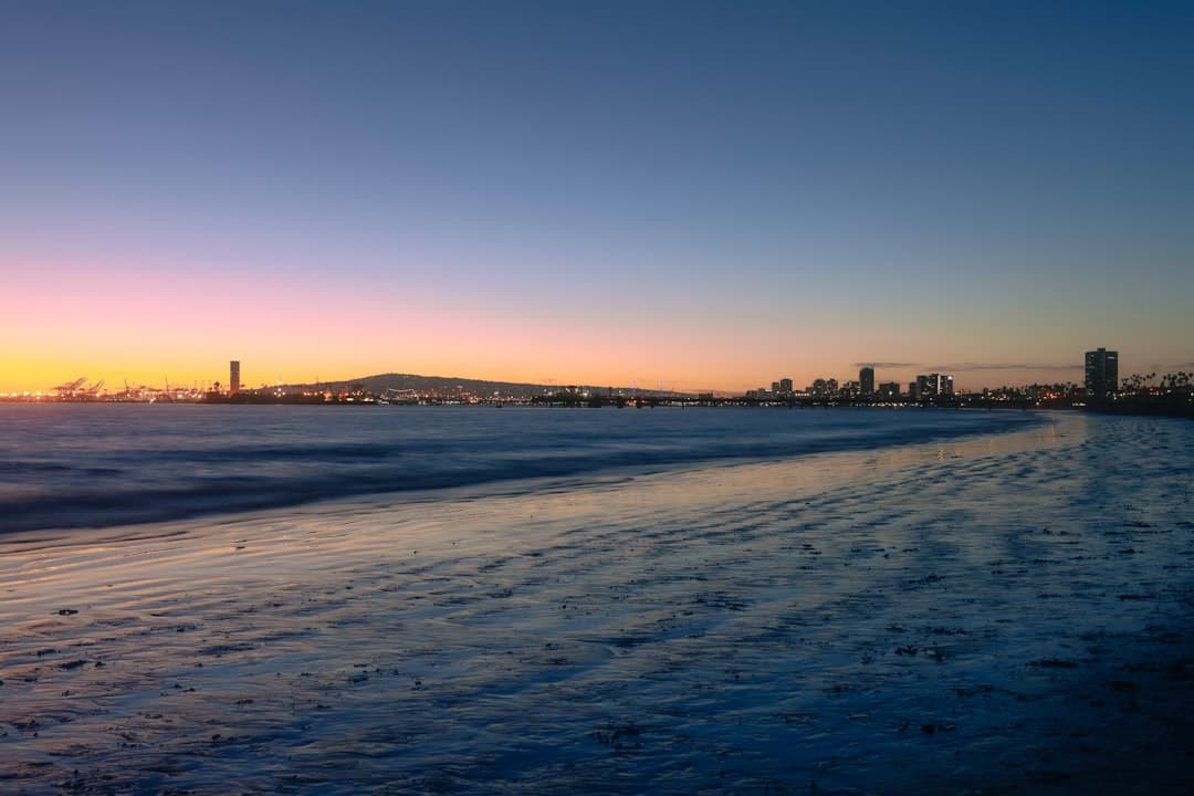 Promenada Rambla podczas zachodu słońca