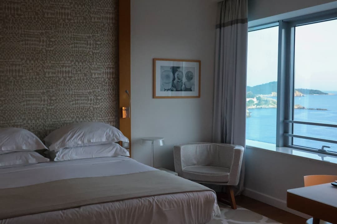 Eleganckie wnętrze lobby hotelowego w Dubrowniku