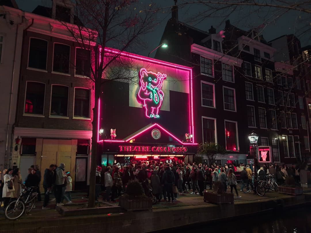 Tętniące życiem nocne kluby w Amsterdamie