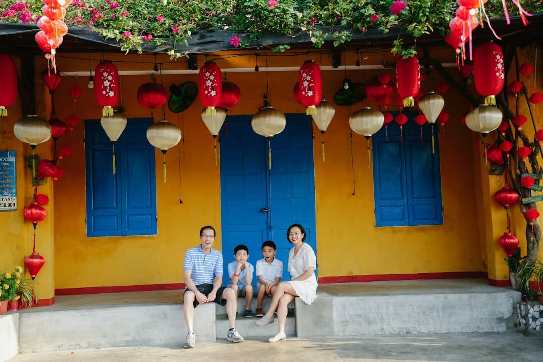 Rodzina planująca podróż do Azji