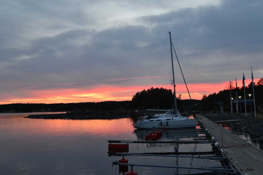 Piękny zachód słońca nad Limfjord