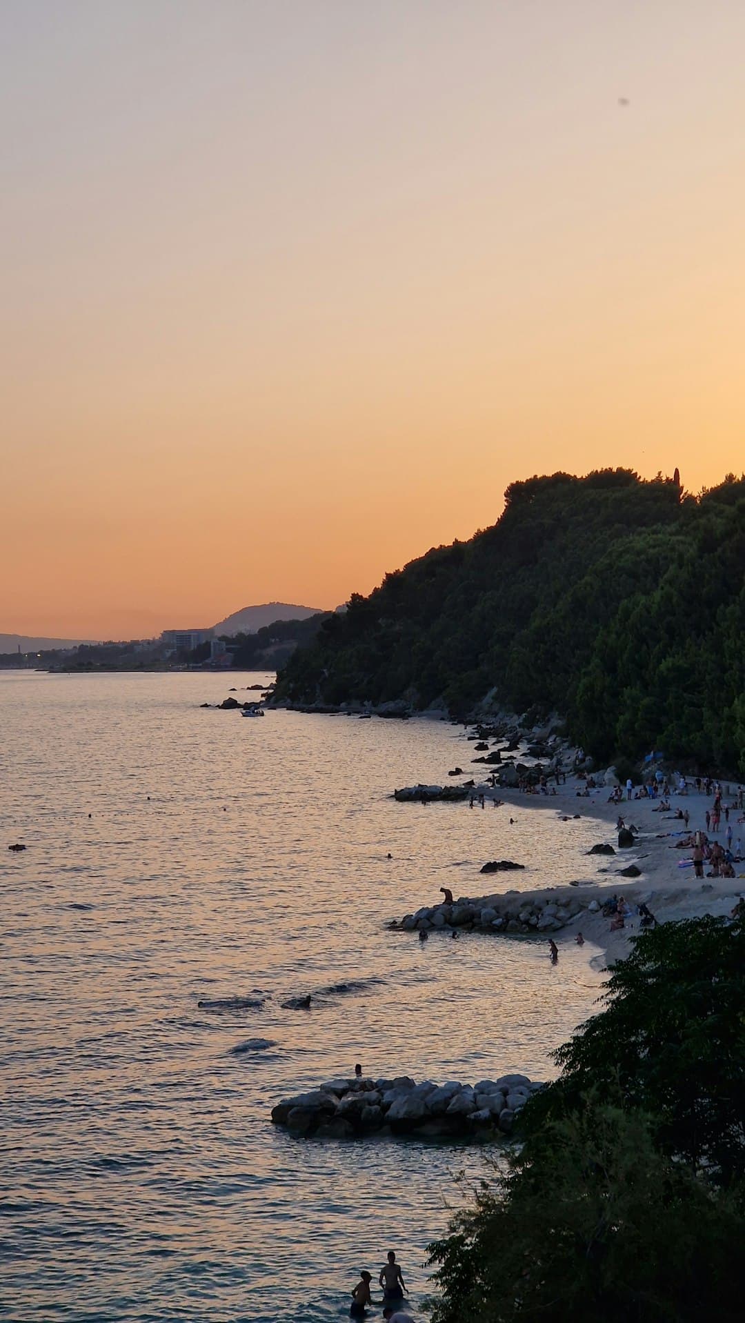 Plaża Gümüşlük z widokiem na zachód słońca