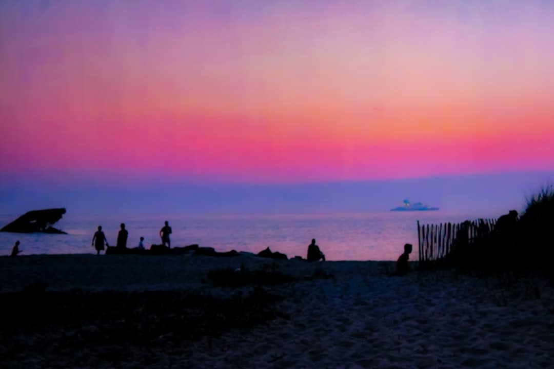 Zachód słońca na plaży Diani