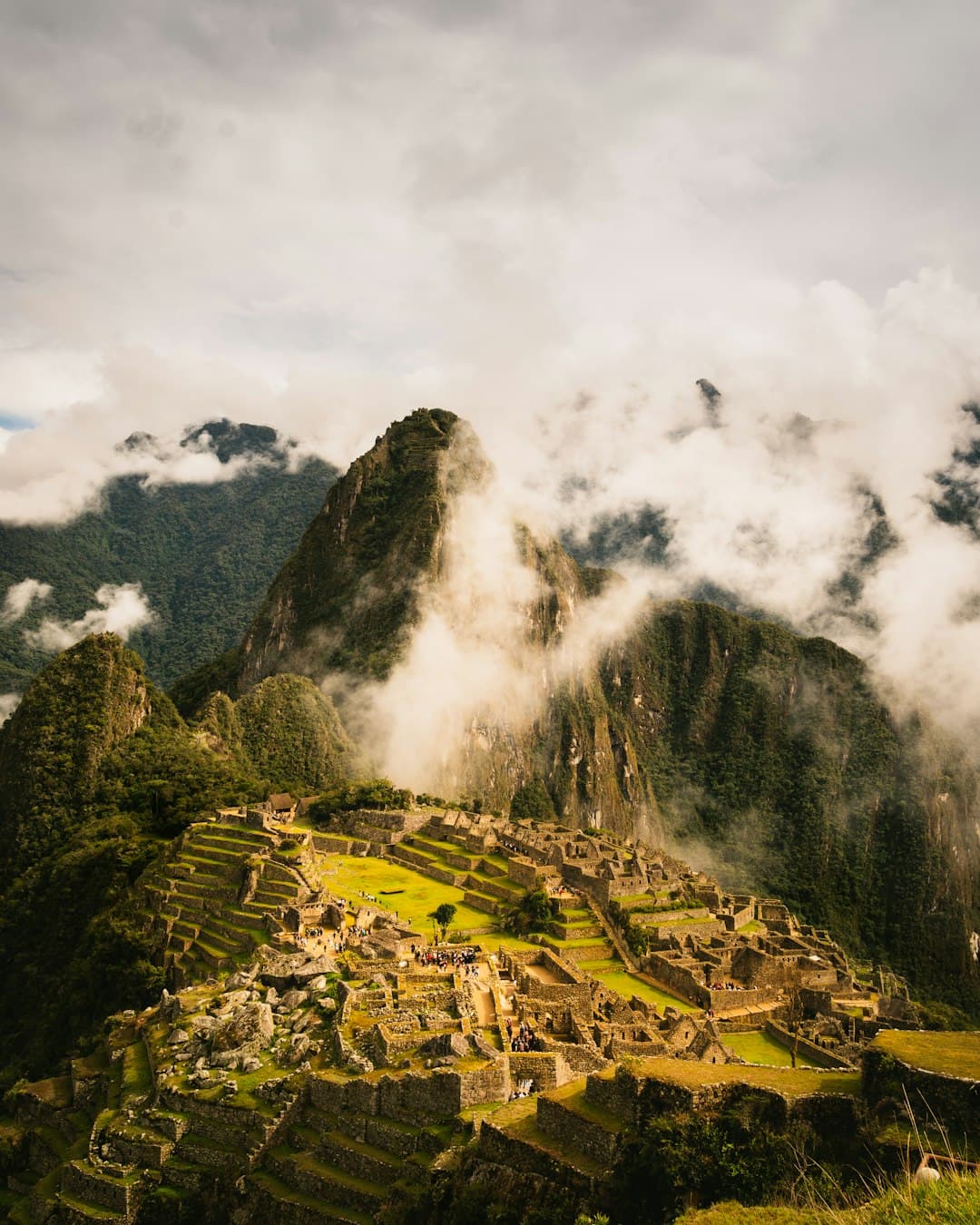 Machu Picchu o wschodzie słońca
