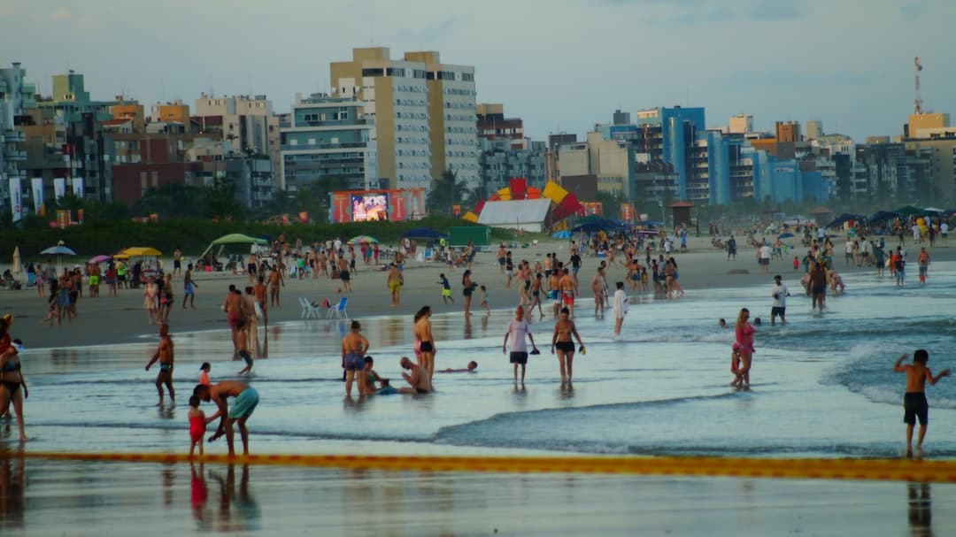 Wynajęcie sprzętu do windsurfingu na plaży w Florianópolis