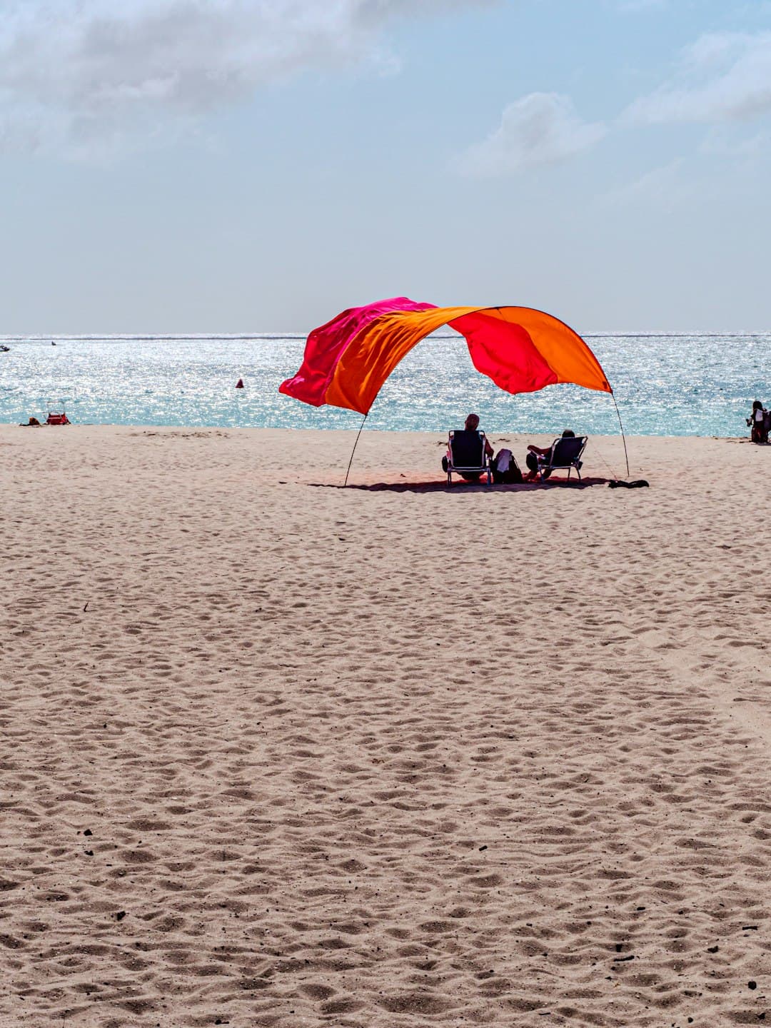Relaksujący wakacyjny czas na plaży w Lanzarote
