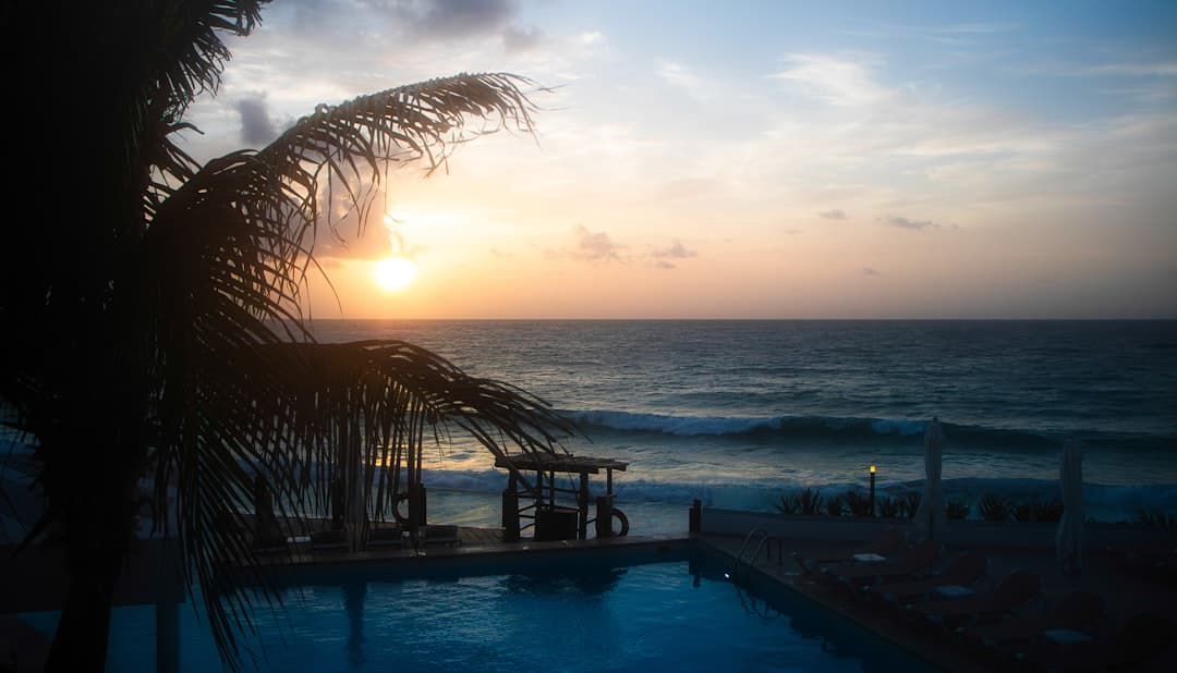 Zachód słońca na plaży w Cancún