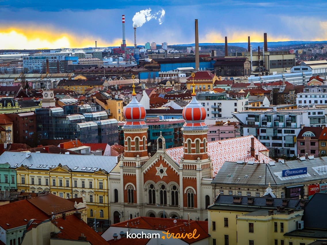 Pilzno, Czechy: Wielka Synagoga, panorama miasta, fabryki.