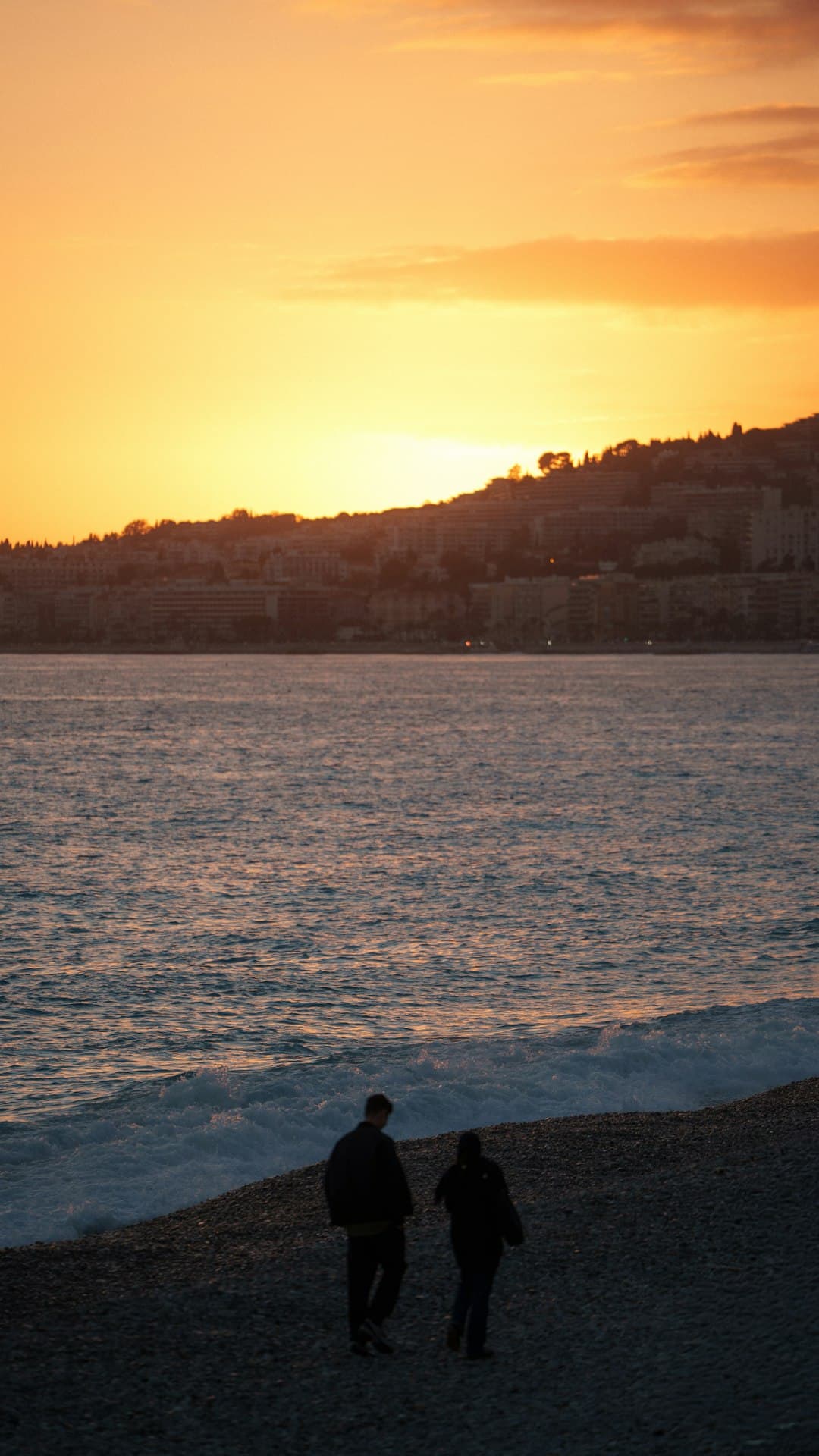 Piękny zachód słońca nad Niceą