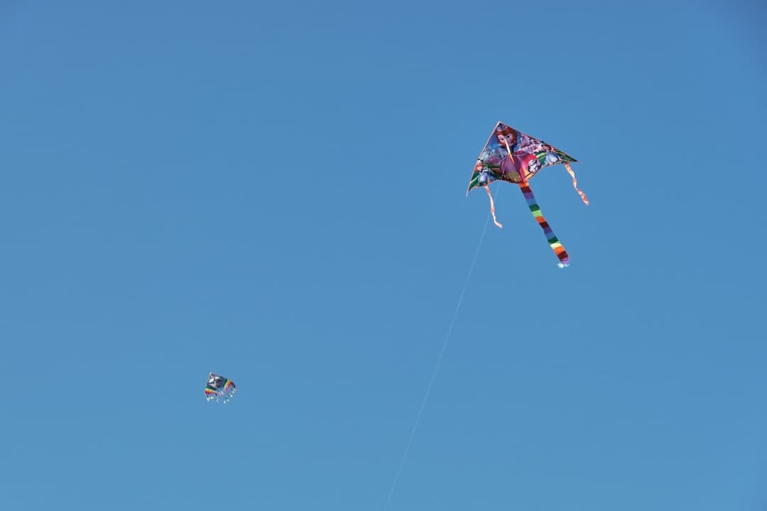 Rodzina uprawiająca sporty wodne w Ajaccio