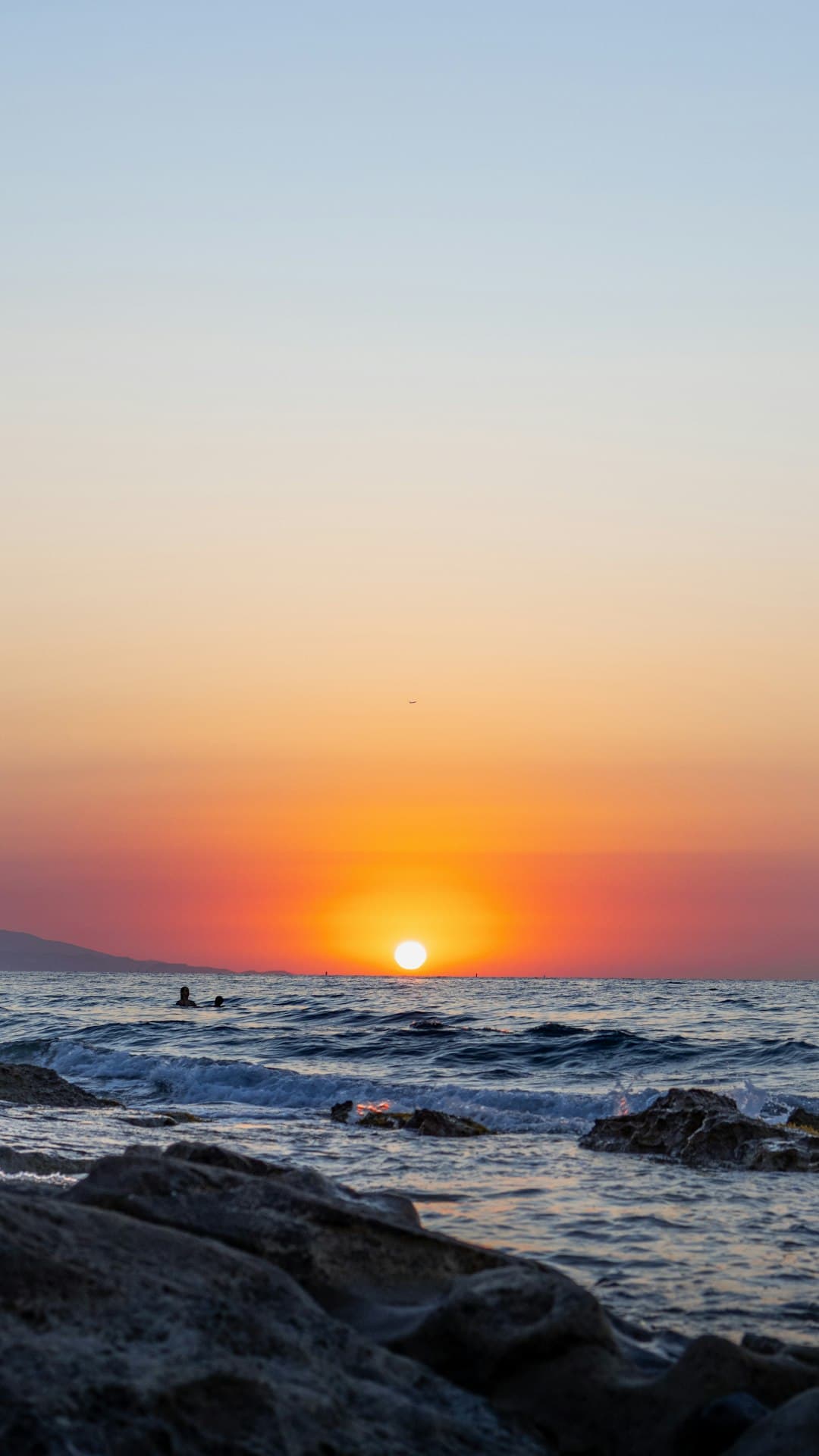 Zachód słońca na plaży w Krecie