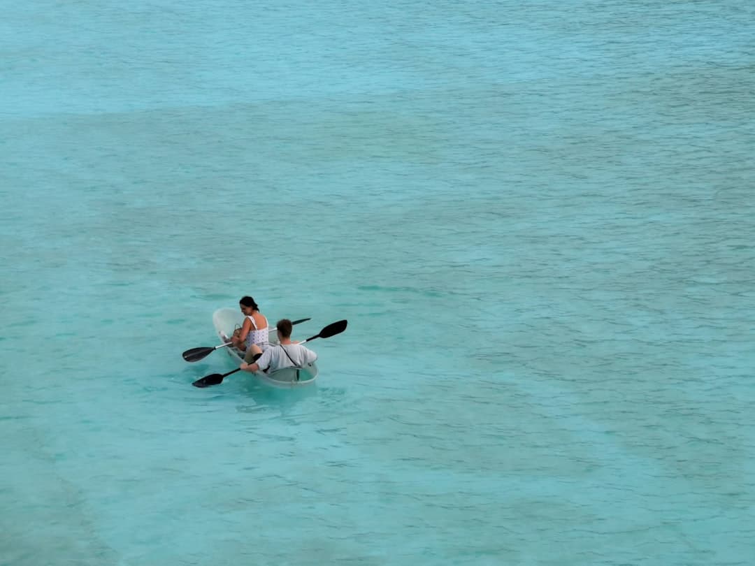 Para ciesząca się snurkowaniem w lagunie Bora Bora