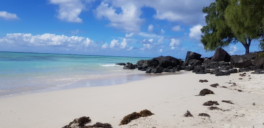 Piękna plaża Flic en Flac na Mauritiusie
