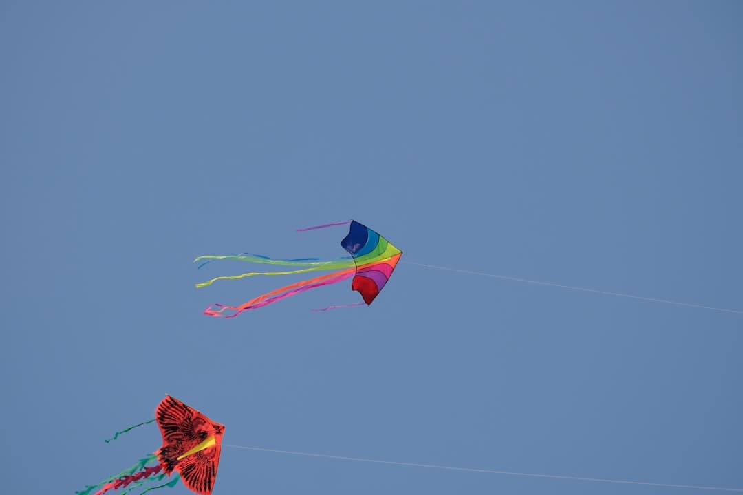 Akcja kitesurfingu w Blue Bay na Mauritiusie