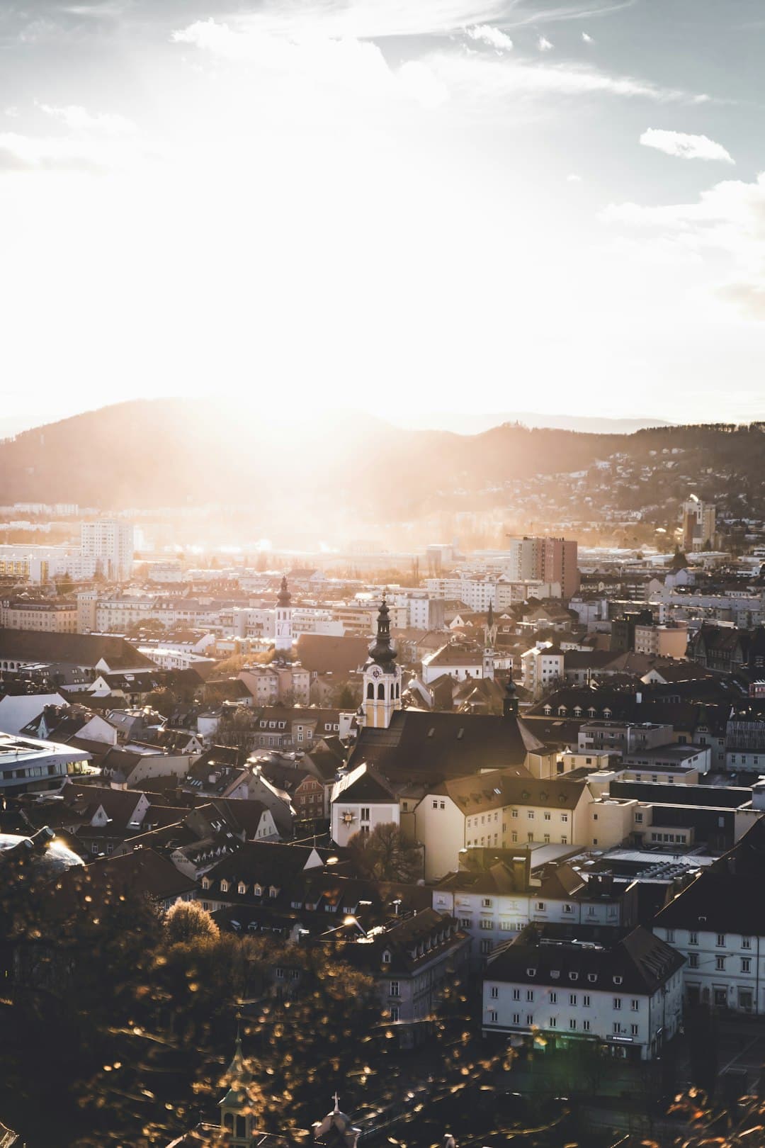 Widok na Graz z Schlossberg przy zachodzie słońca