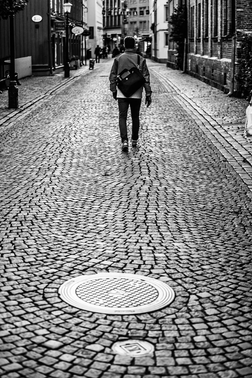 Ceglane kamienice na Kaiserstraße w Haga