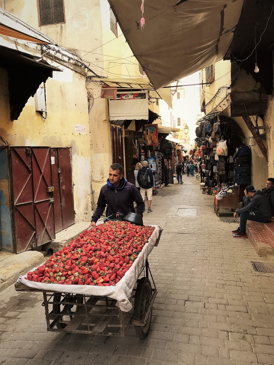Targ w Nizwie z lokalnymi produktami