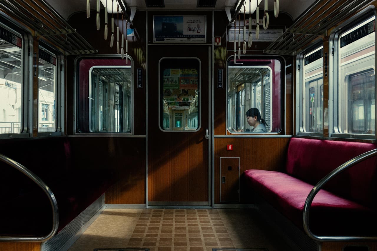 Widok na Kioto z kwitnącymi wiśniami