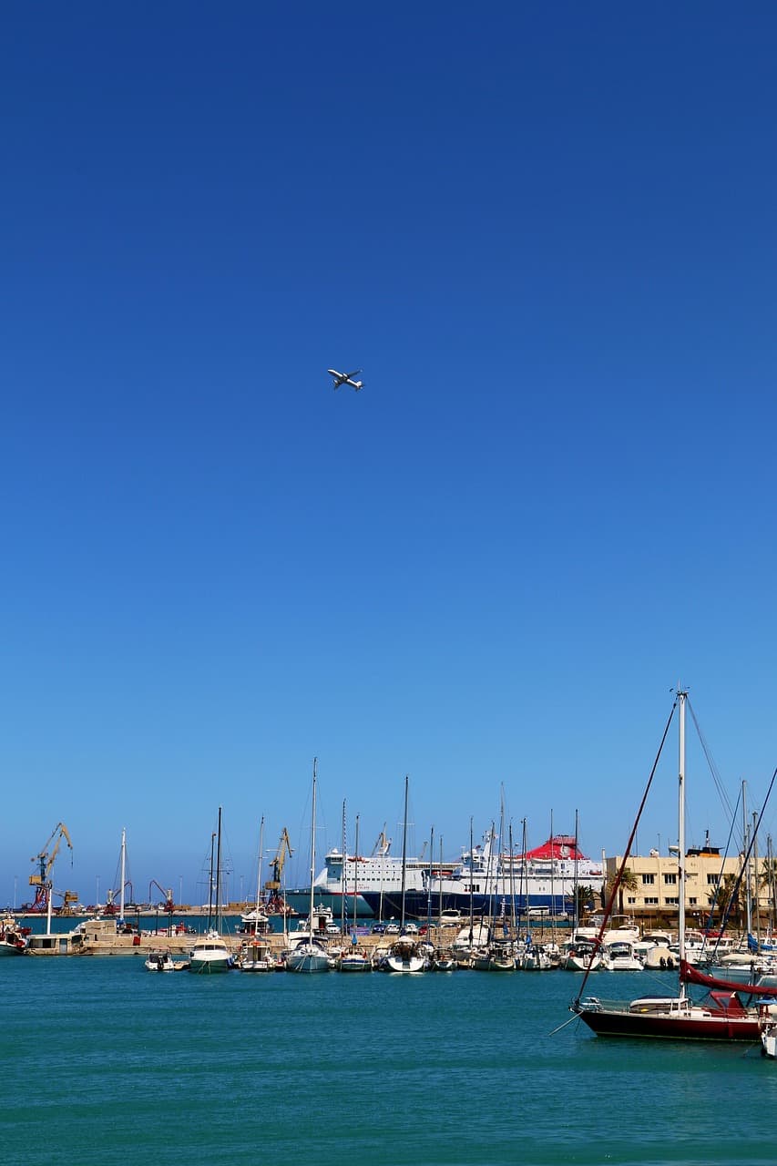 Zachód słońca na plaży Ammoudara