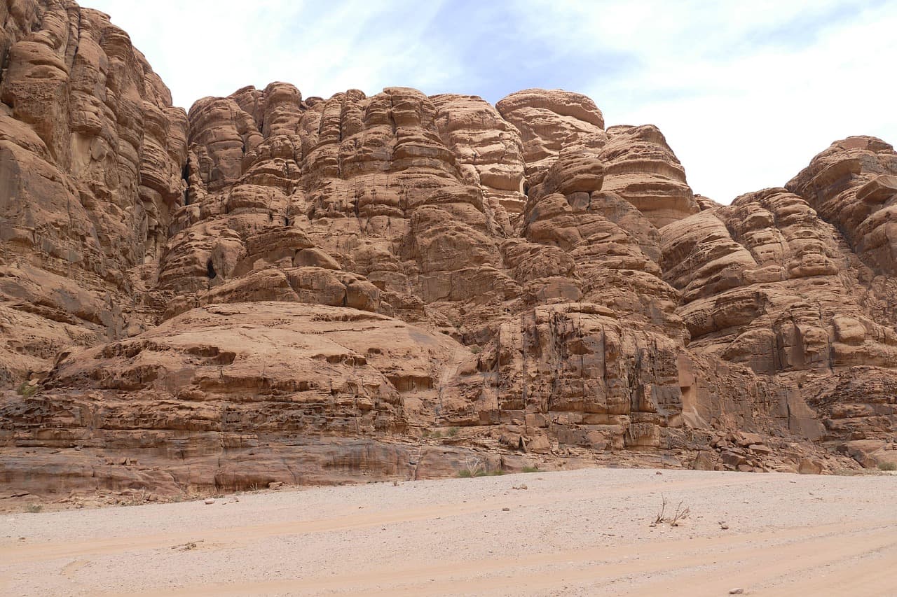 Tradycyjna kolacja przy ognisku w Wadi Rum