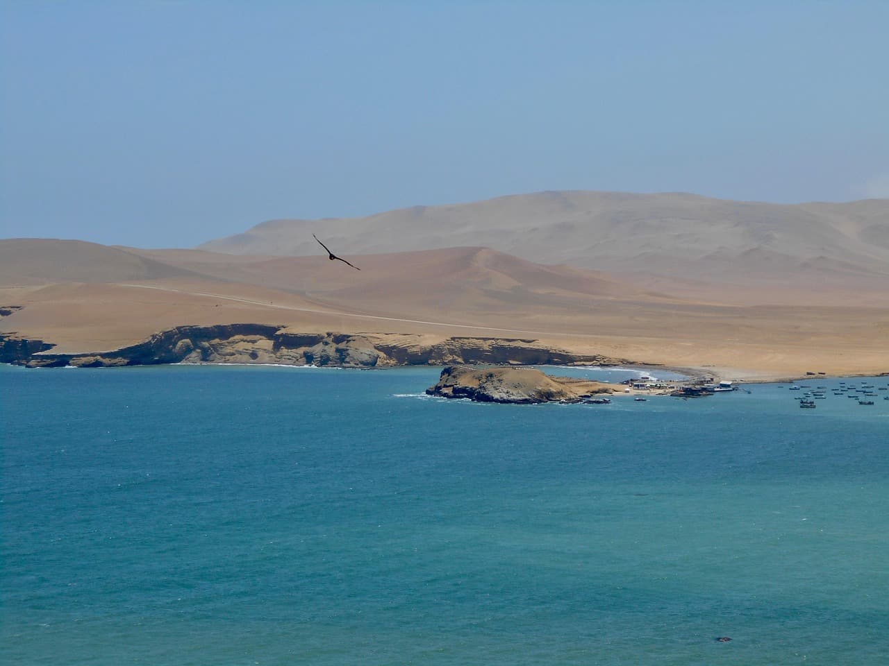 Widok z hotelu na ocean w Paracas