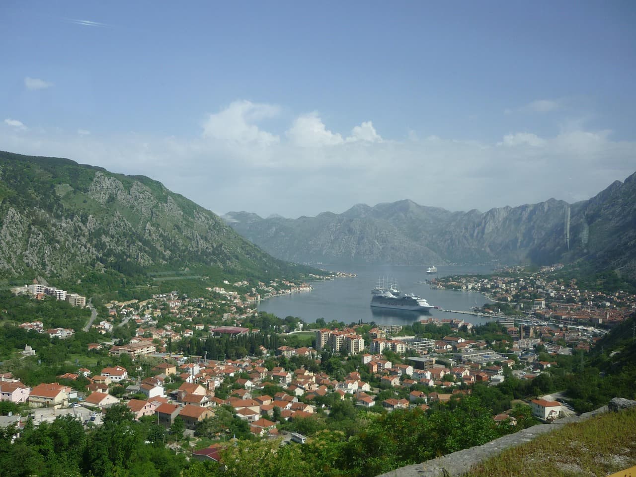 Cytadela Kotor z widokiem na miasto
