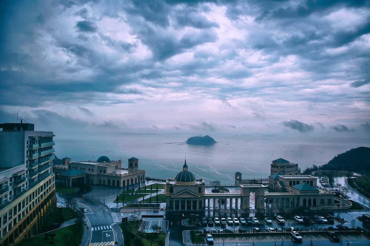 Eton Beach — baner